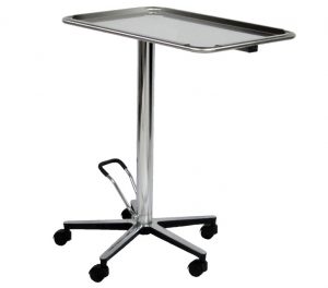 TORINOMED - TAVOLO MAYO IDRAULICO con pompa Carrello di servizio utilizzato come portastrumenti nelle sale operatorie.