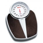 TORINOMED - Bilancia meccanica dal design classico: quadrante ampio ed estremamente leggibile, robusta scocca metallica.