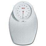 TORINOMED - Bilancia meccanica piatta con copertura robusta in acciaio verniciata. Molto stabile ed elegante grazie alla verniciatura a lacca bianca. La pedana di pesa è ricoperta da similpelle bianca resistente.