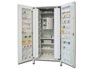 ARMADIO PORTAFARMACI - in bilaminato, spessore 20 mm. - 100 x 60 x h. 195 cm. - con tesoretto per stupefacenti